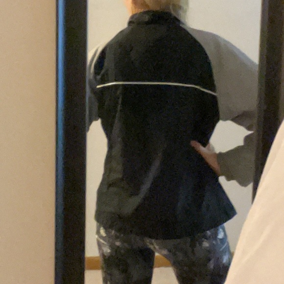 Nike Windbreaker - Picture 12 of 13